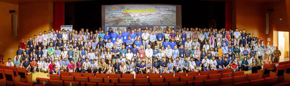 Foto coral de todos los participantes del Simposio Internacional Greensys 2025 celebrado en la Universidad de Almería (UAL)